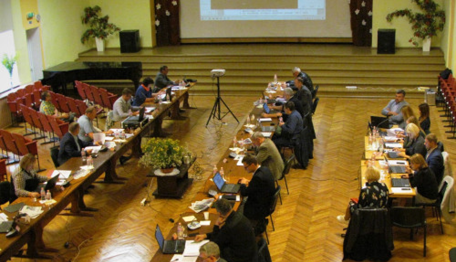 Domes sēdē Vaiņodē apstiprina daļu pašvaldības iestāžu